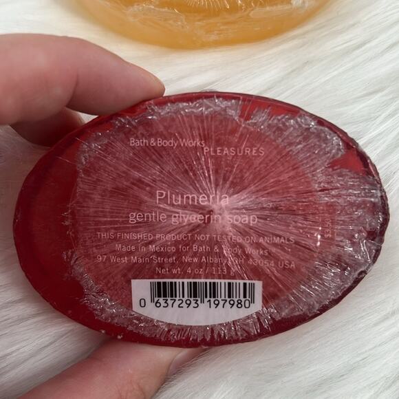 Bath & Body Works Glycerin Soap Set of 3 - Creamy Coconut/Plumeria - NWT - Picture 3 of 5